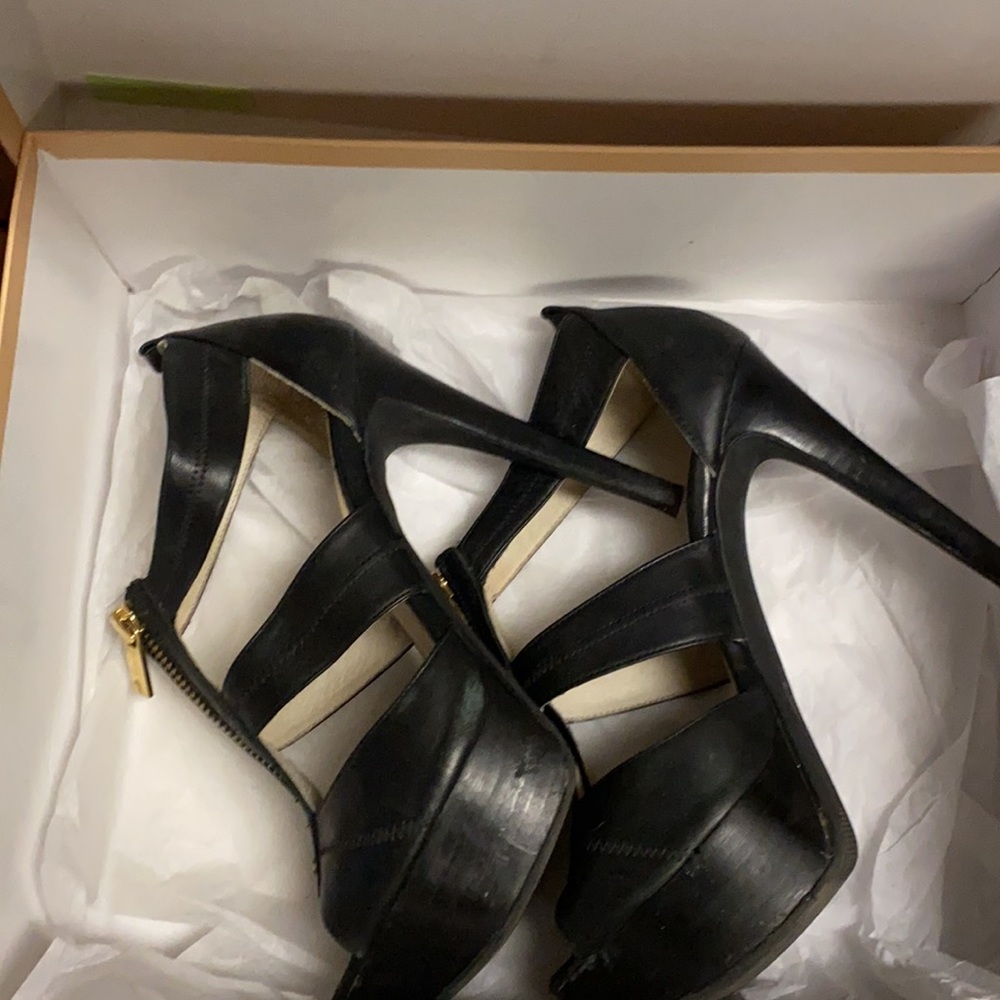 Heels - Picture 2 of 2